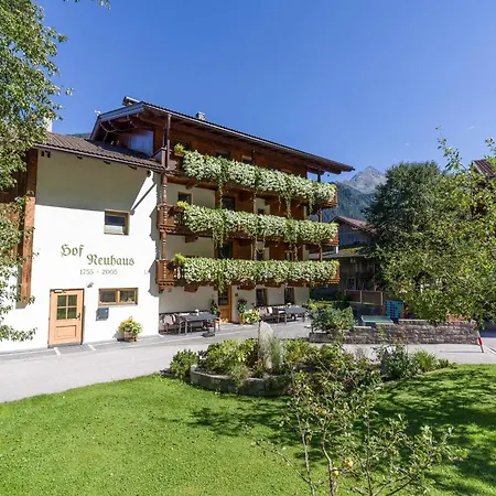 Апартаменты Hof Neuhaus