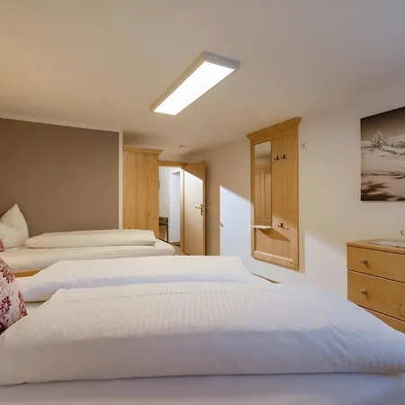 诺伊豪斯苑酒店 * 迈尔霍芬