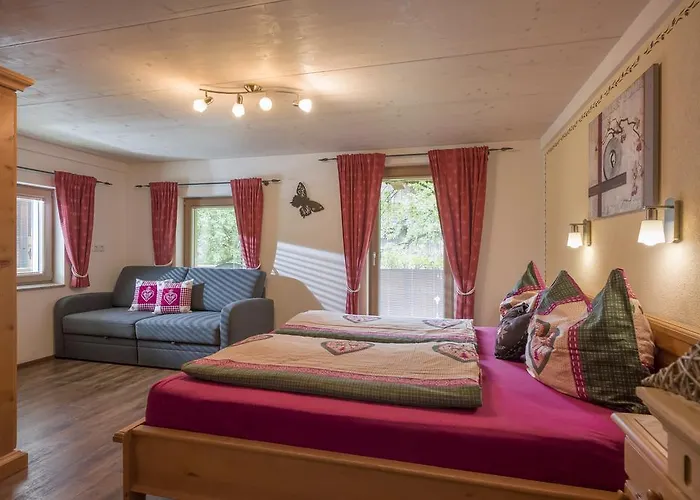 Hof Neuhaus مايرهوفن